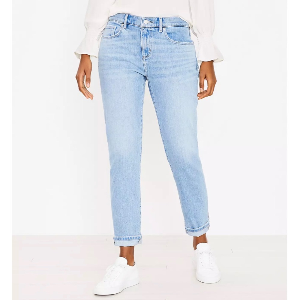 Loft Curvy Super Soft Girlfriend Jeans in Pure Light Indigo Wash 31